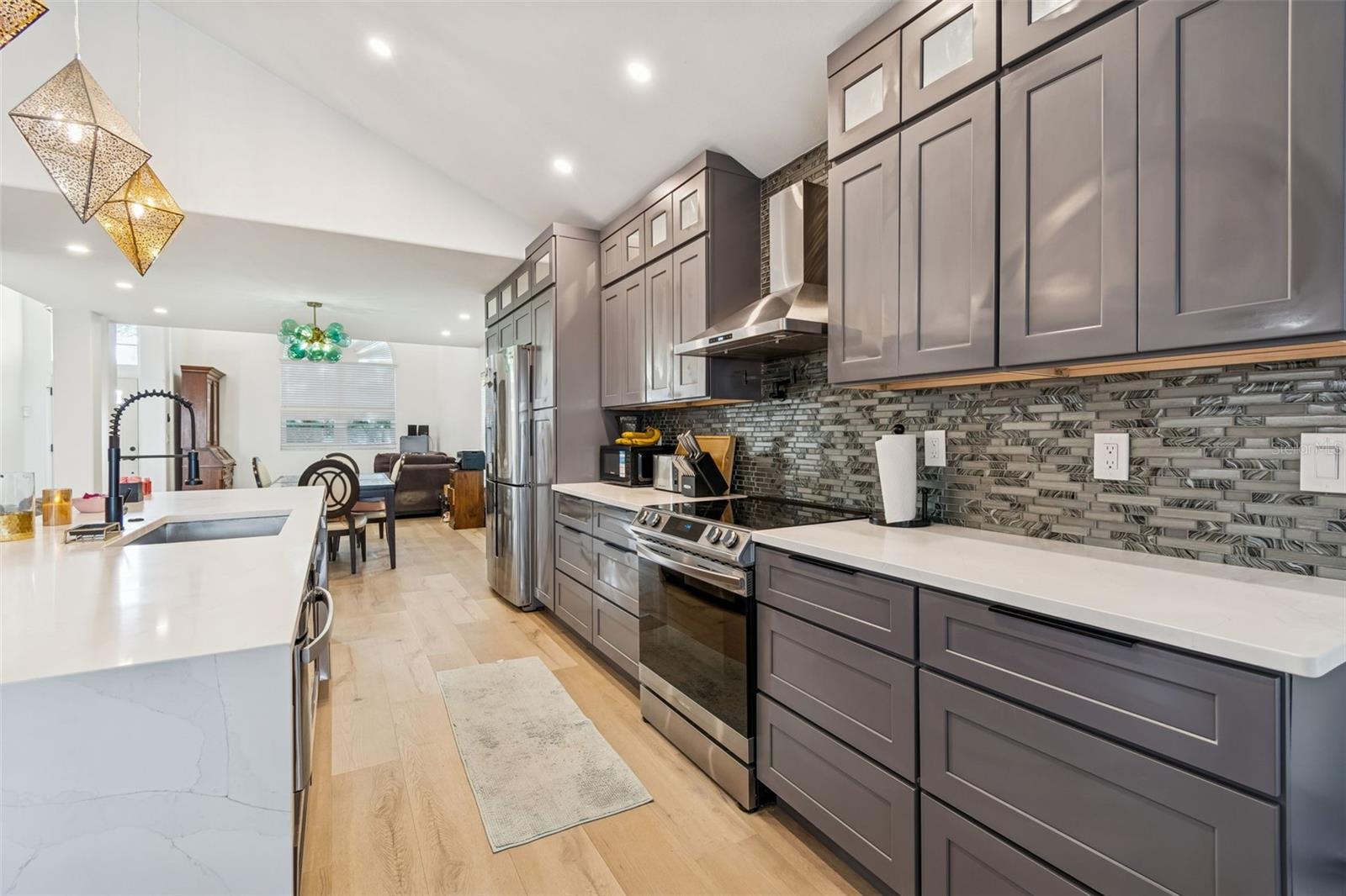 Image 26 of 75 For 14505 Thornfield Court