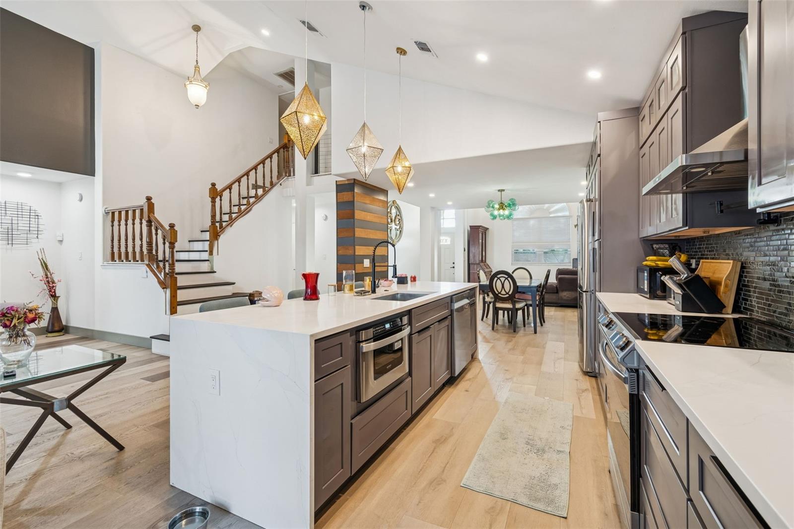 Image 27 of 75 For 14505 Thornfield Court