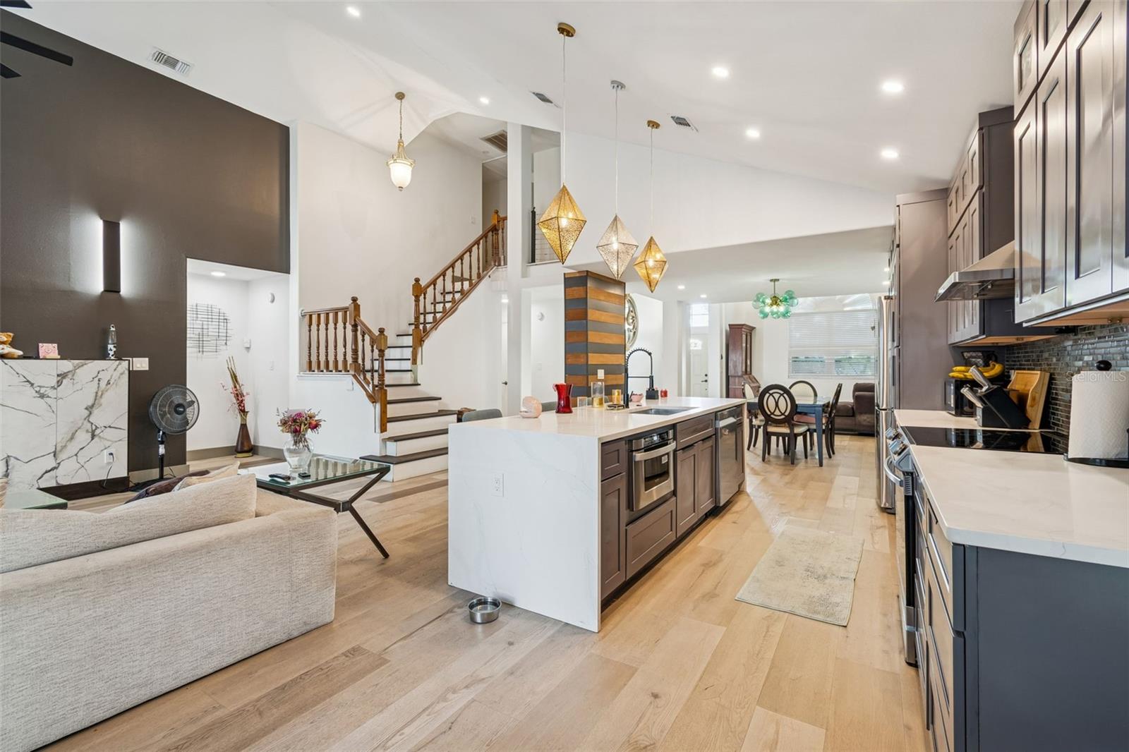 Image 28 of 75 For 14505 Thornfield Court