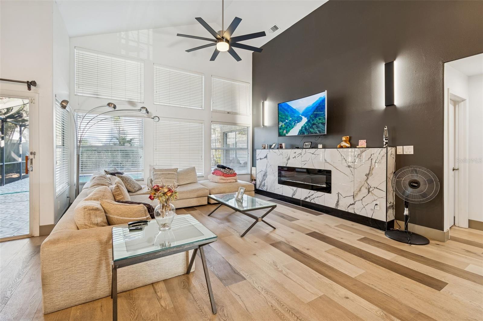 Image 32 of 75 For 14505 Thornfield Court