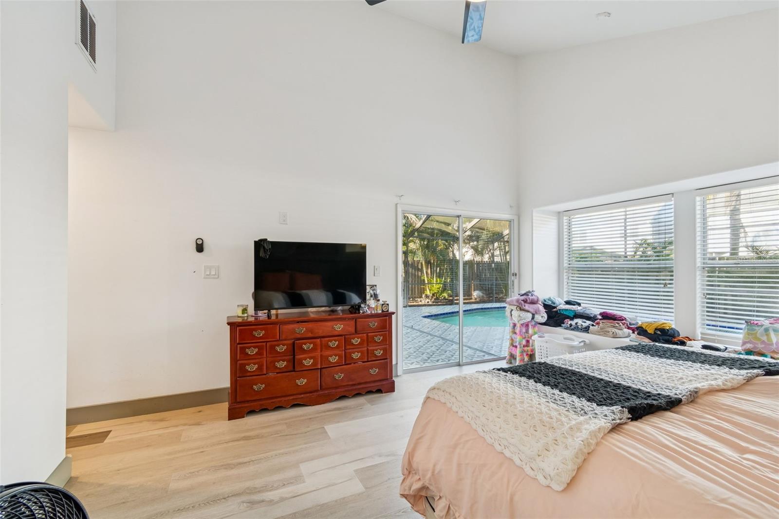 Image 38 of 75 For 14505 Thornfield Court