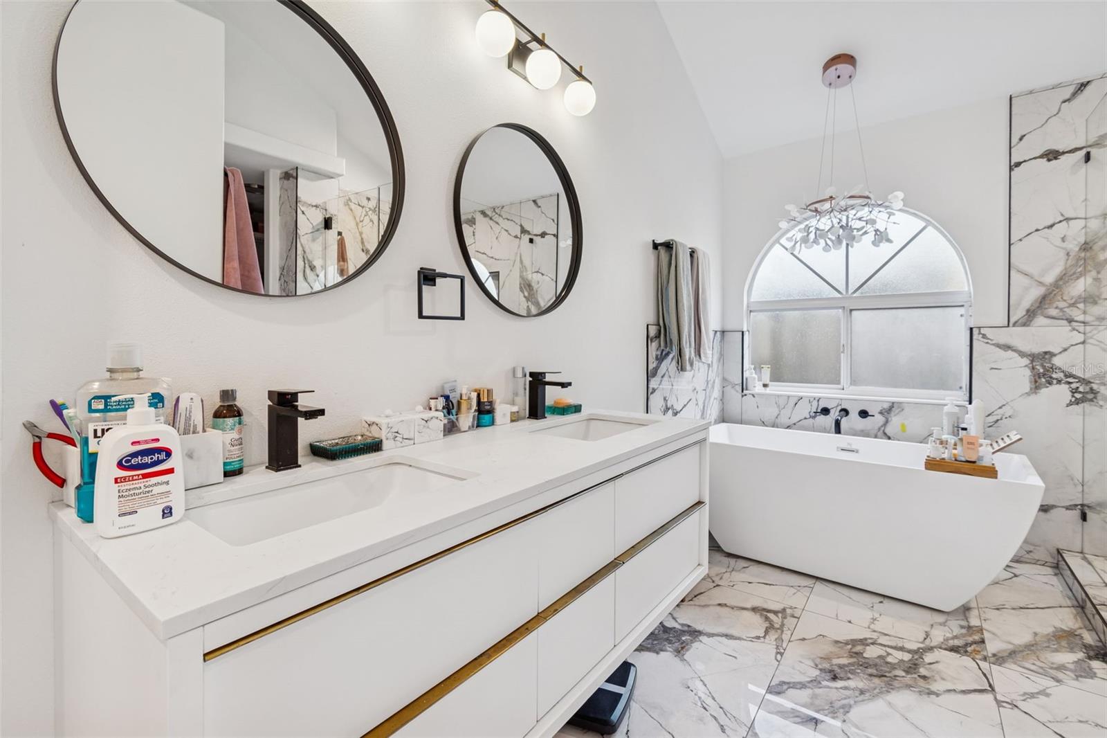 Image 39 of 75 For 14505 Thornfield Court