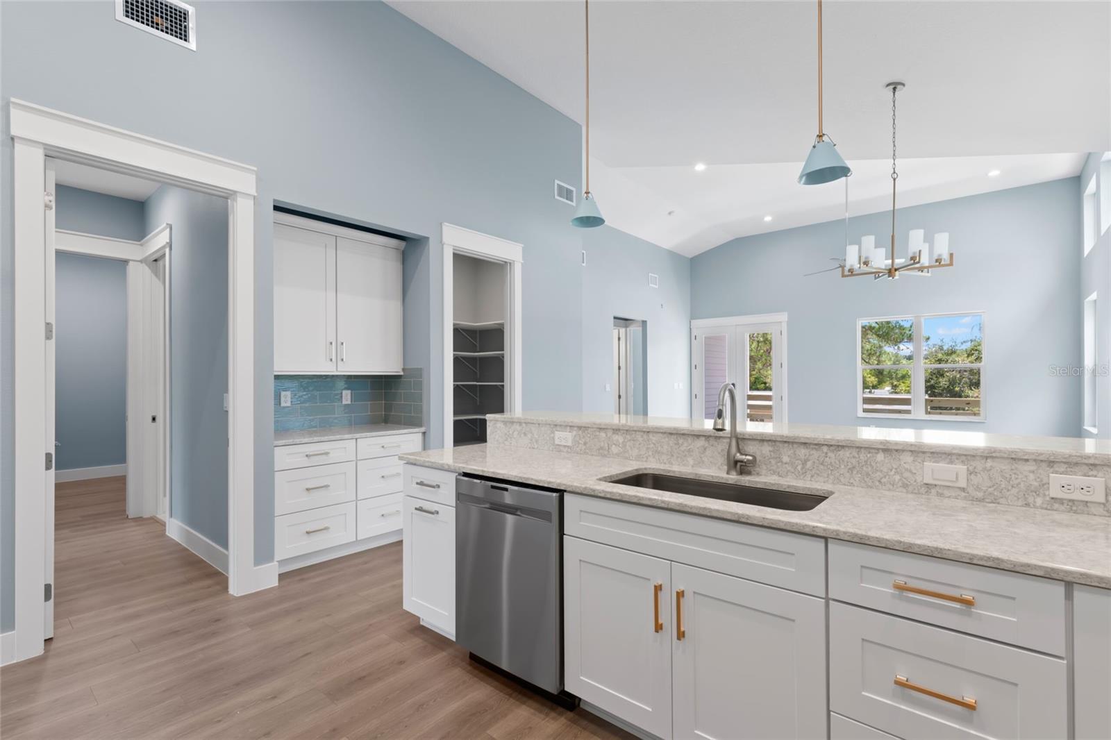 Image 5 of 12 For 1215 Orange Avenue