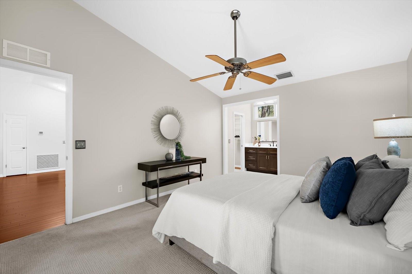 Listing photo id 10 for 344 Cascade Lane