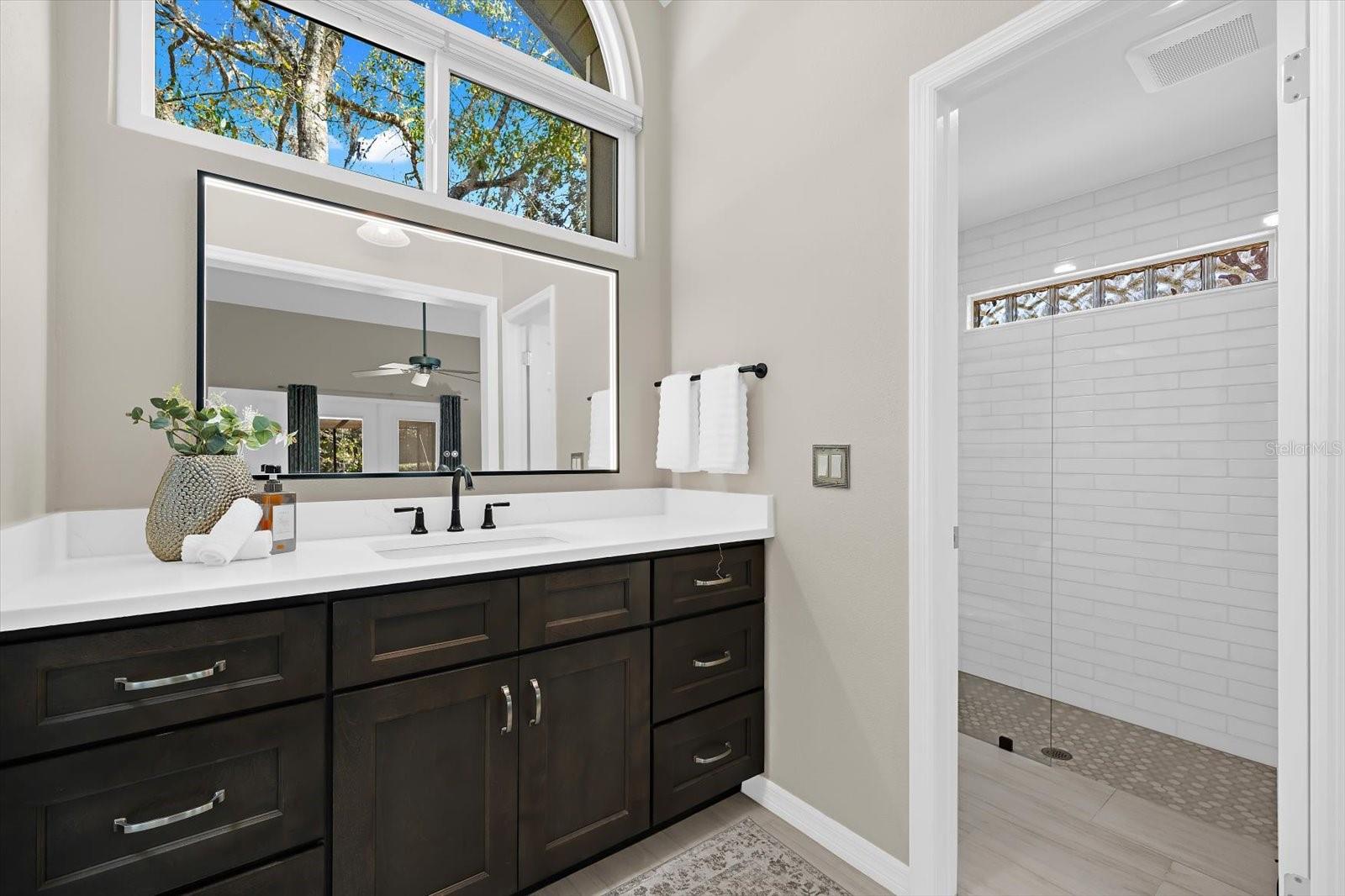 Listing photo id 15 for 344 Cascade Lane