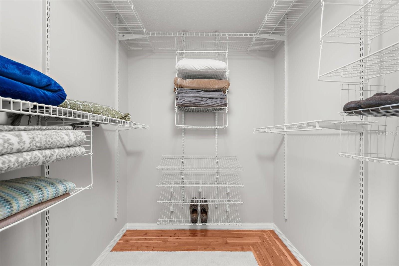 Listing photo id 16 for 344 Cascade Lane