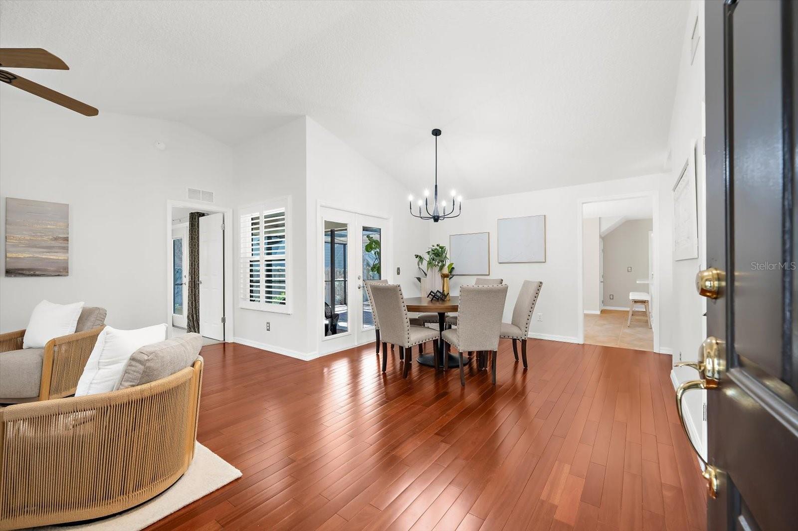 Listing photo id 2 for 344 Cascade Lane