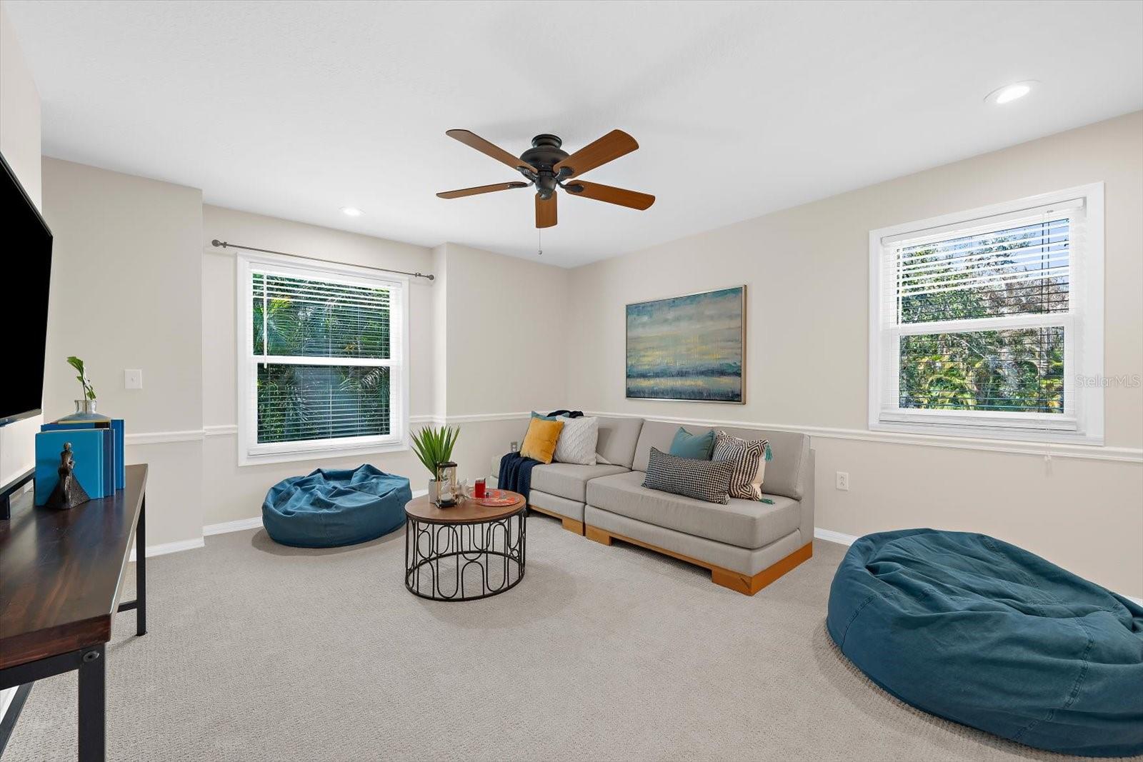 Listing photo id 41 for 344 Cascade Lane