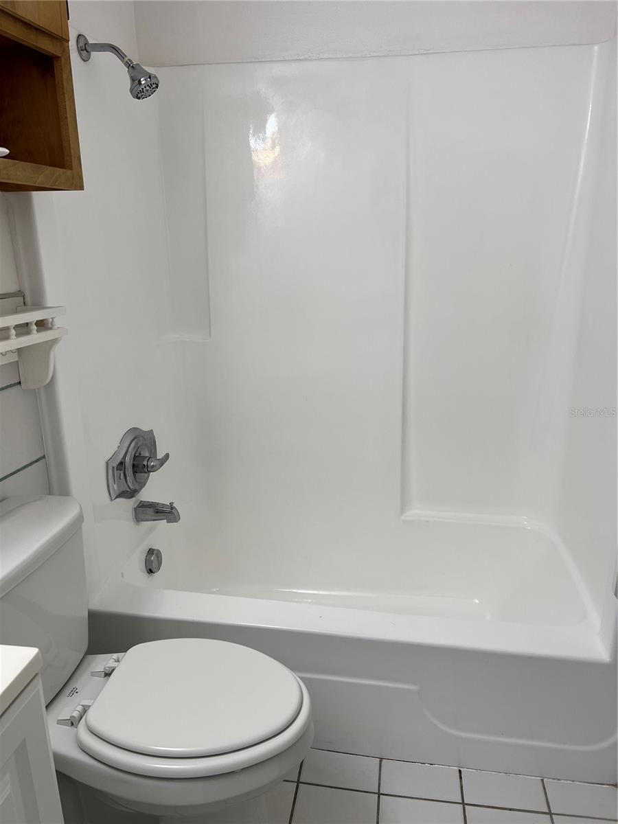 Image 12 of 17 For 5521 Bay Boulevard 202