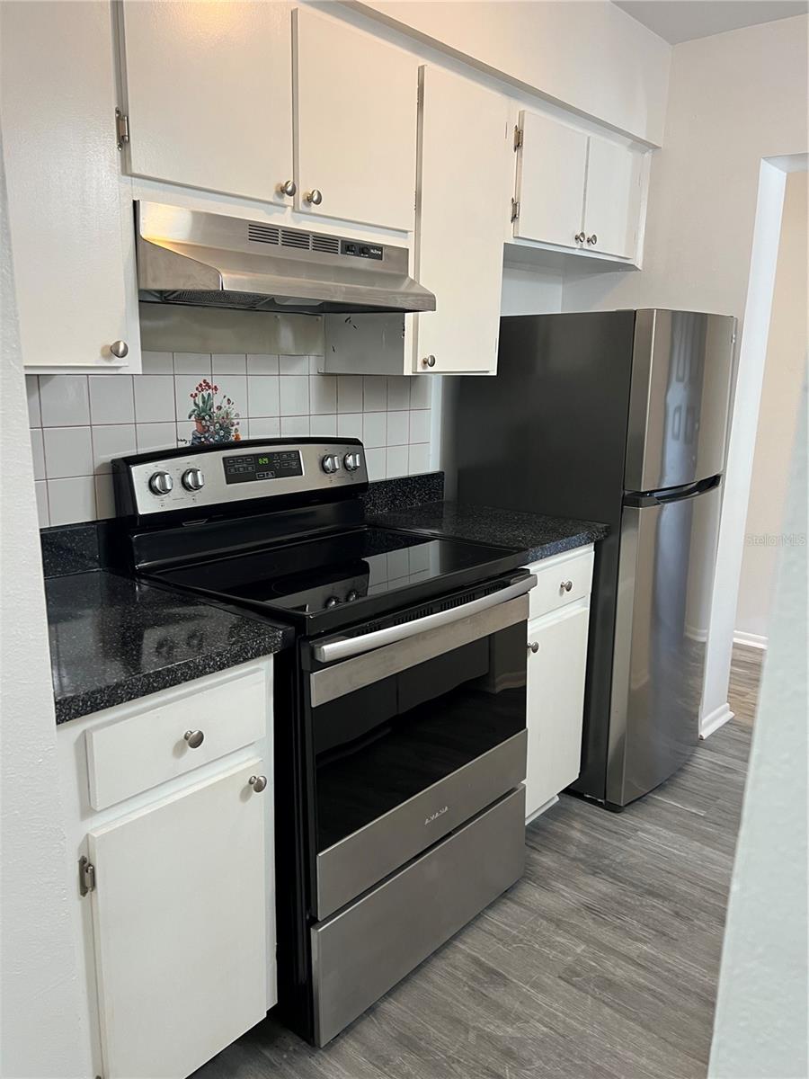 Image 4 of 17 For 5521 Bay Boulevard 202