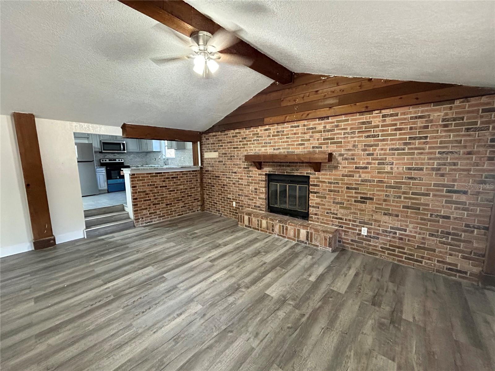 Image 3 of 23 For 18812 Carr Drive C