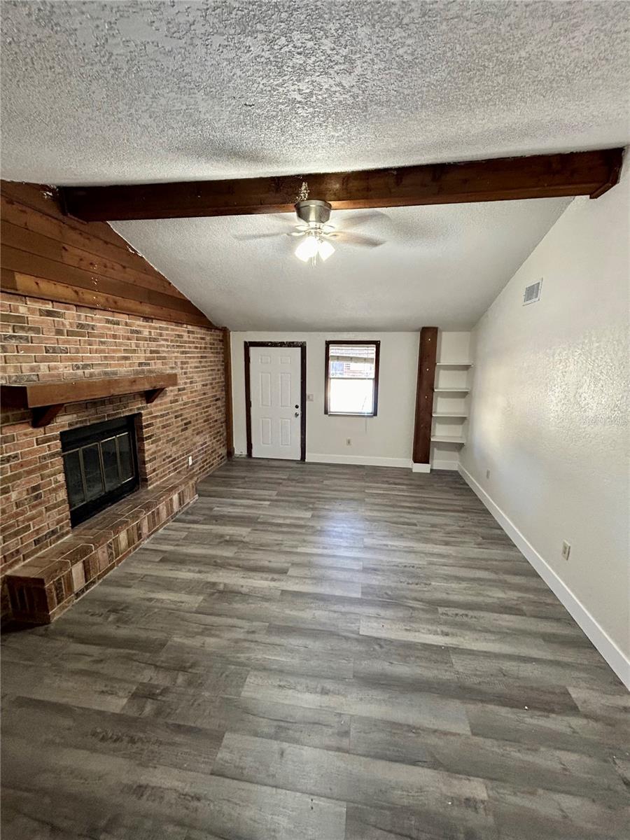 Image 5 of 23 For 18812 Carr Drive C