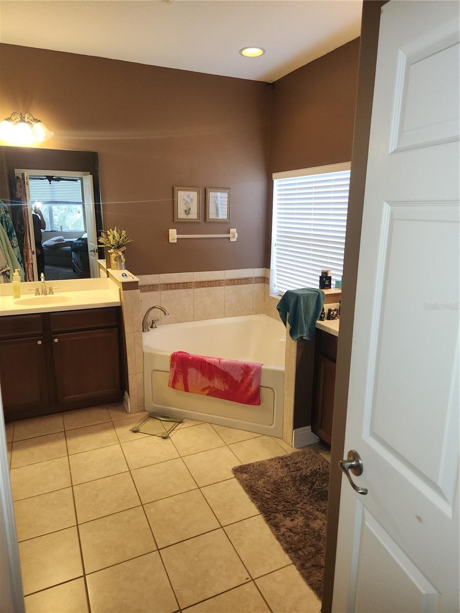 Image 32 of 49 For 5810 Candytuft Place