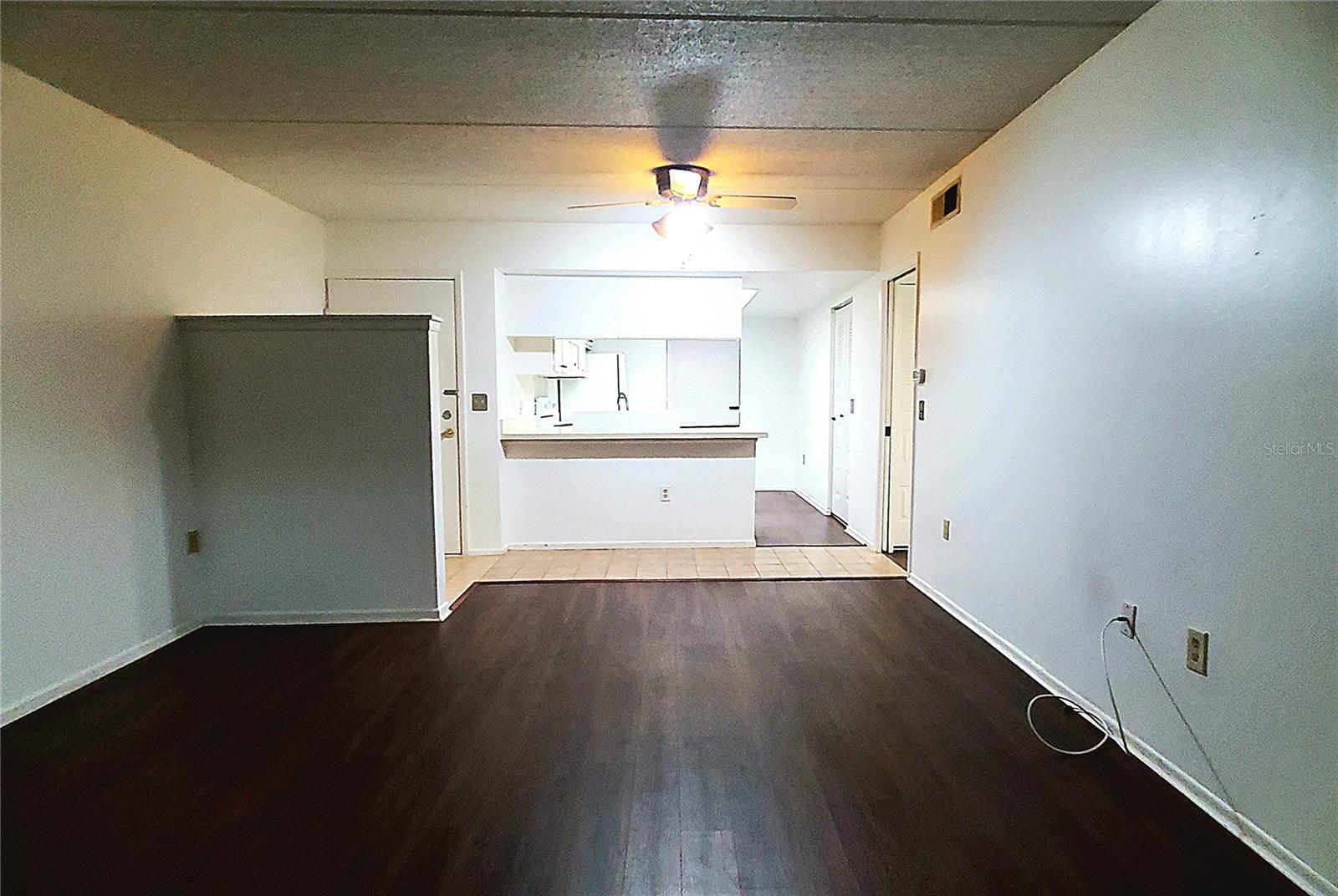 Listing photo id 8 for 103 Meadow Lane 103