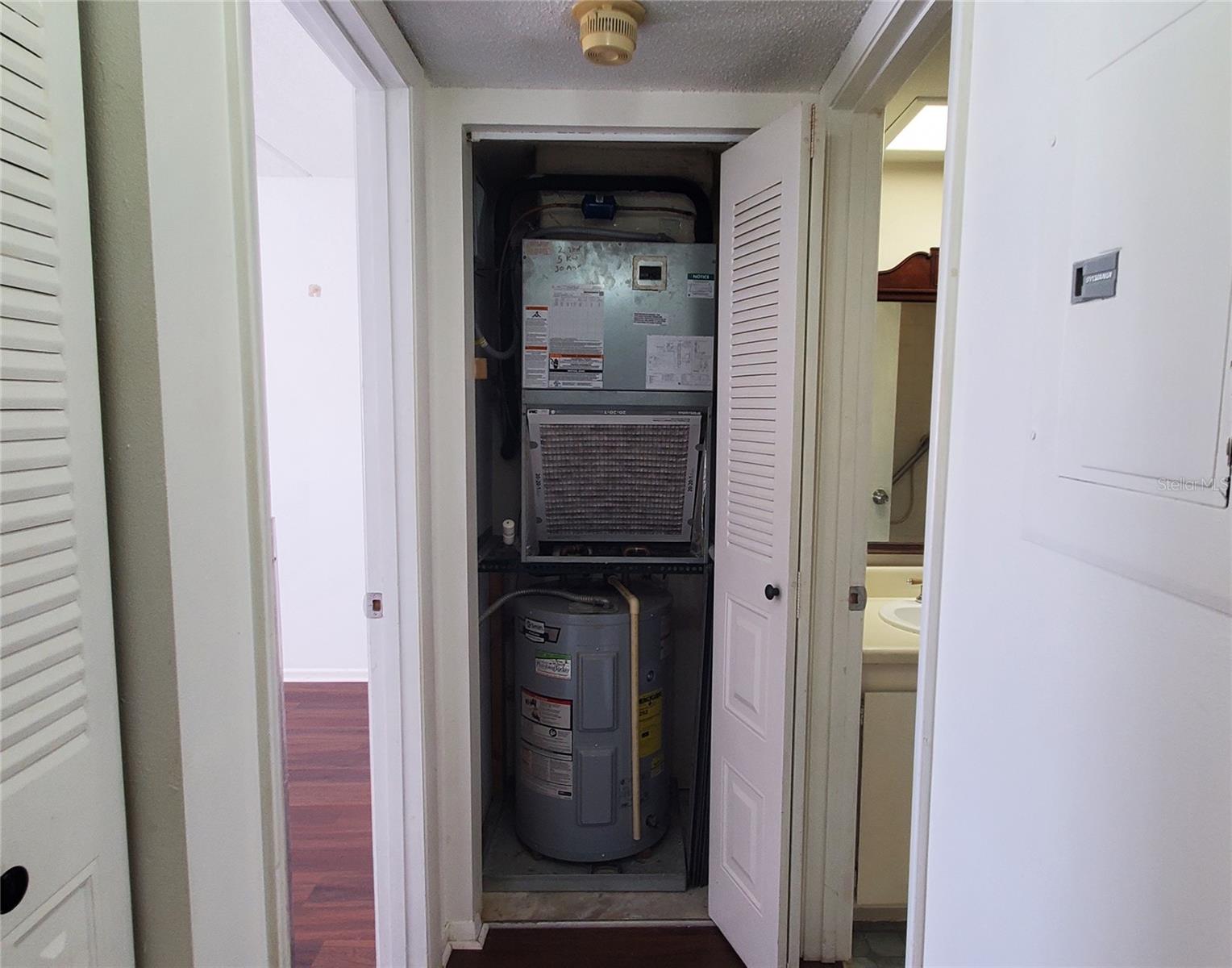 Listing photo id 10 for 103 Meadow Lane 103