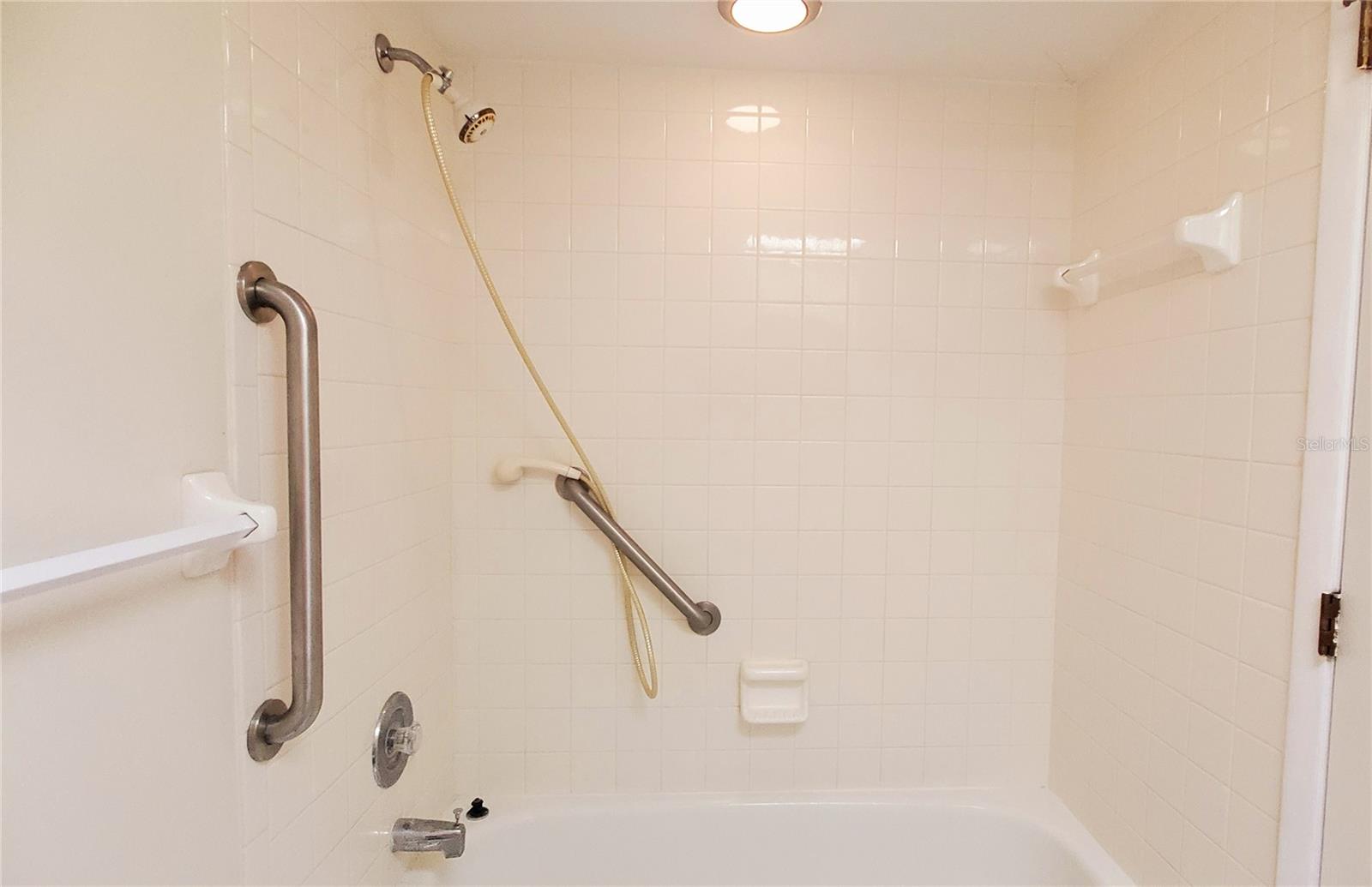 Listing photo id 15 for 103 Meadow Lane 103