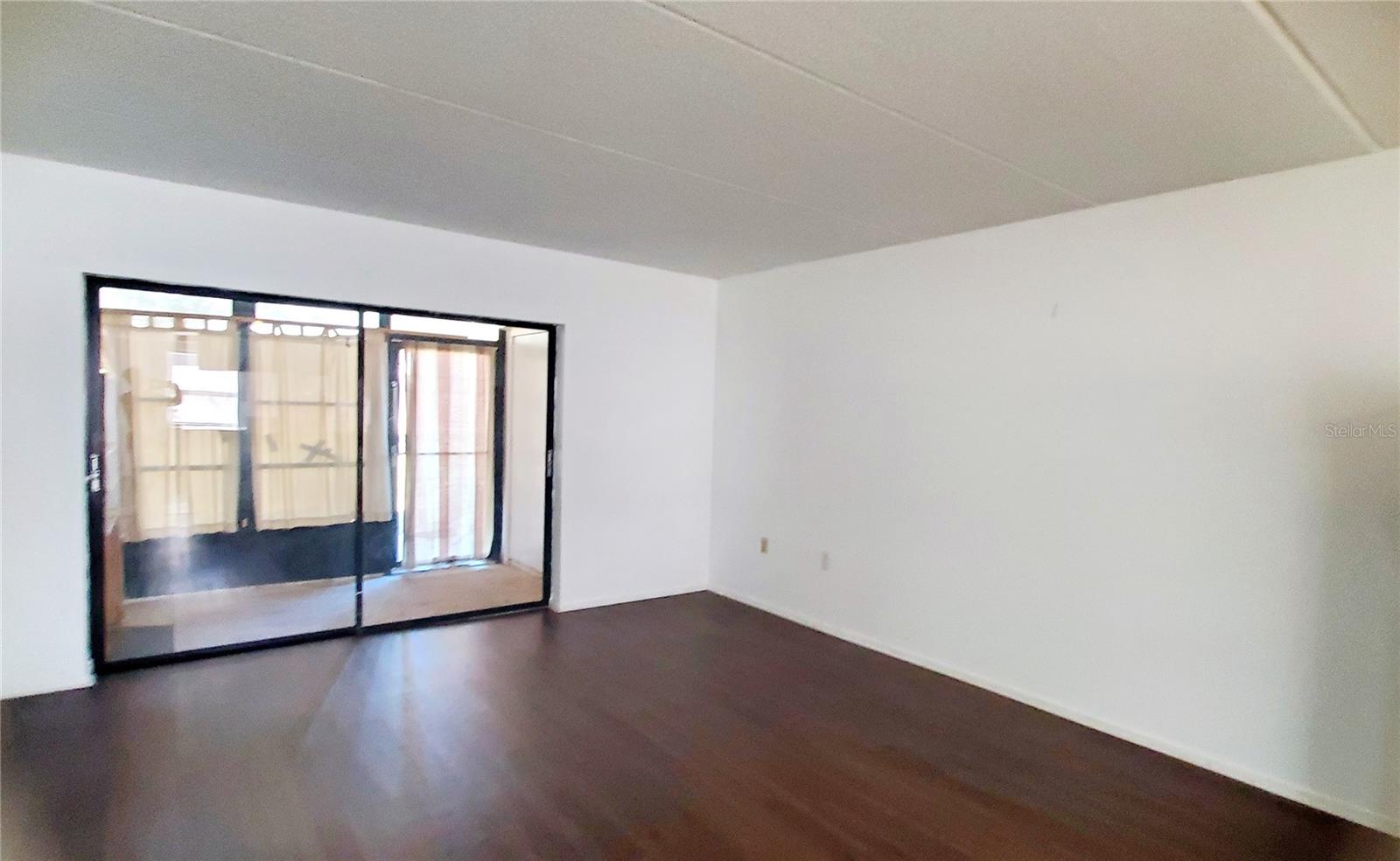 Listing photo id 16 for 103 Meadow Lane 103