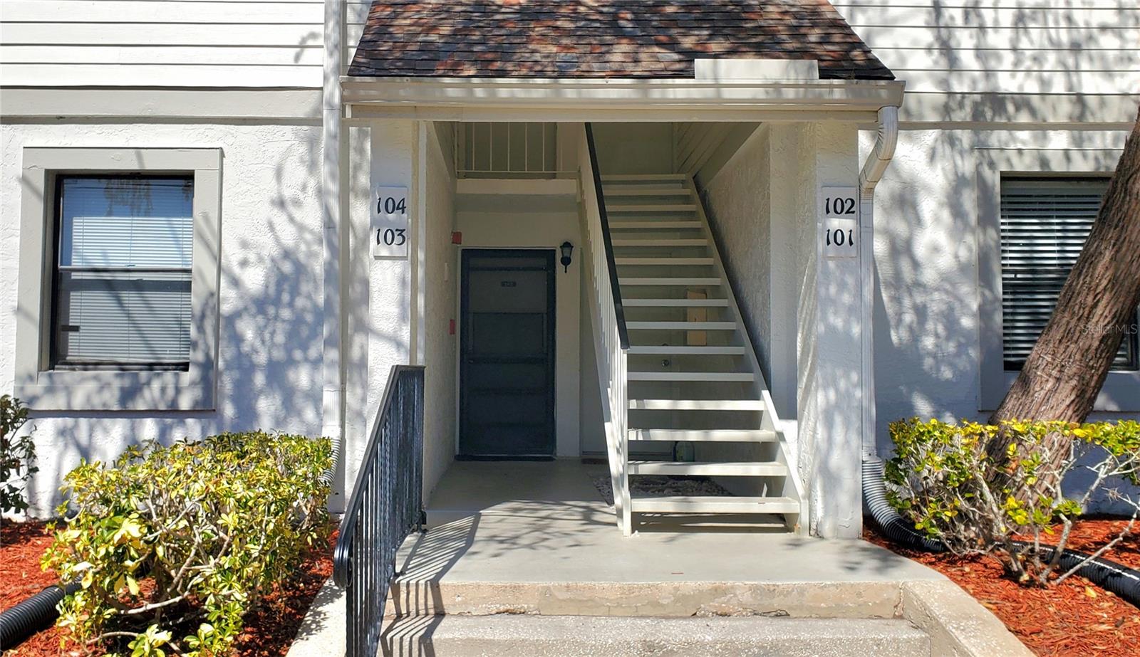 Listing photo id 1 for 103 Meadow Lane 103