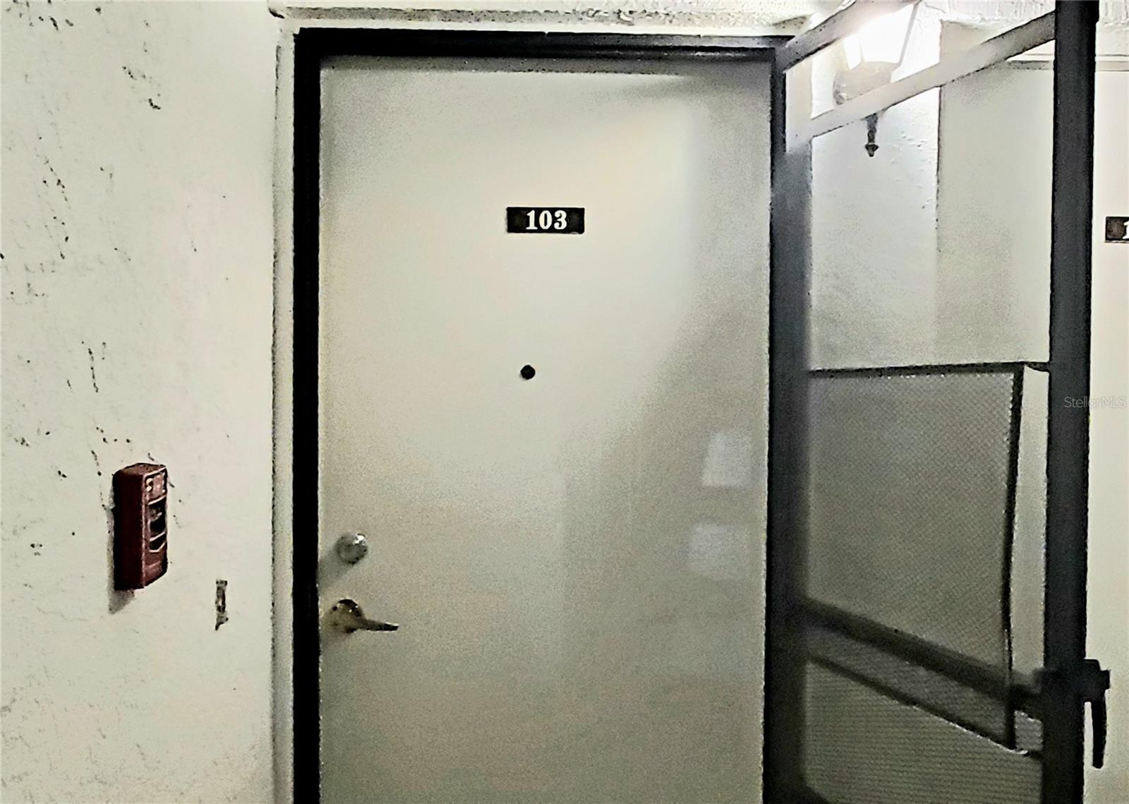 Listing photo id 2 for 103 Meadow Lane 103