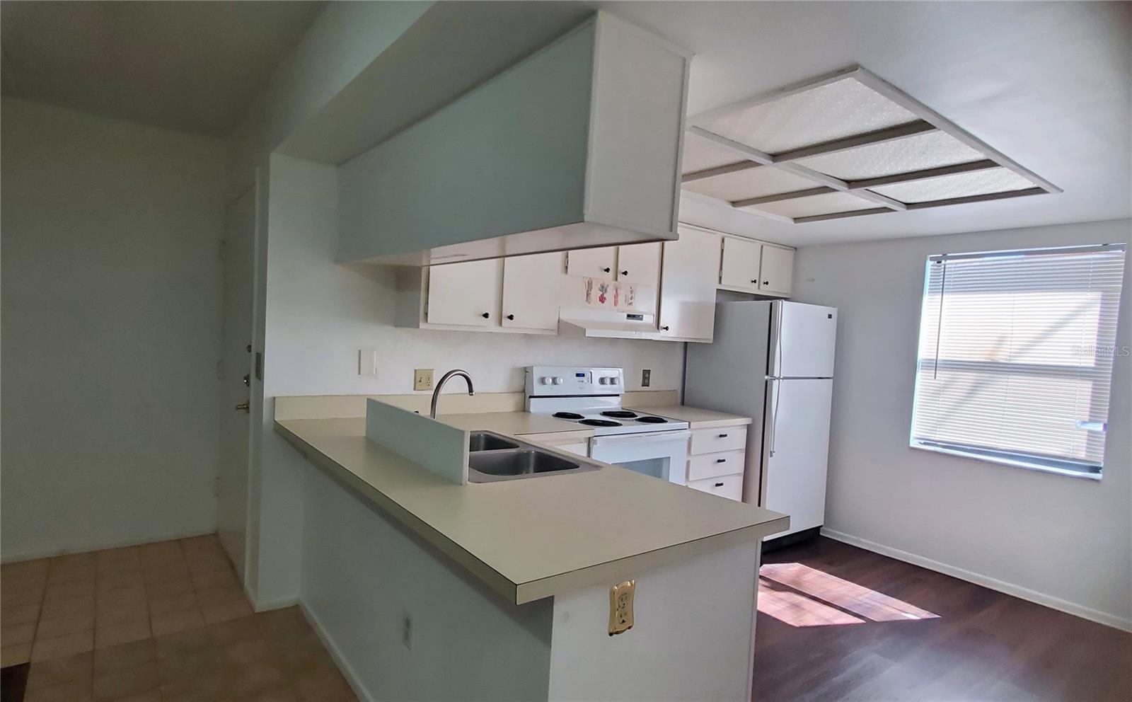 Listing photo id 6 for 103 Meadow Lane 103