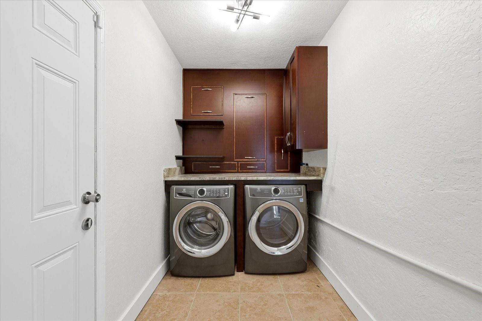 Image 26 of 39 For 2461 61st Lane N