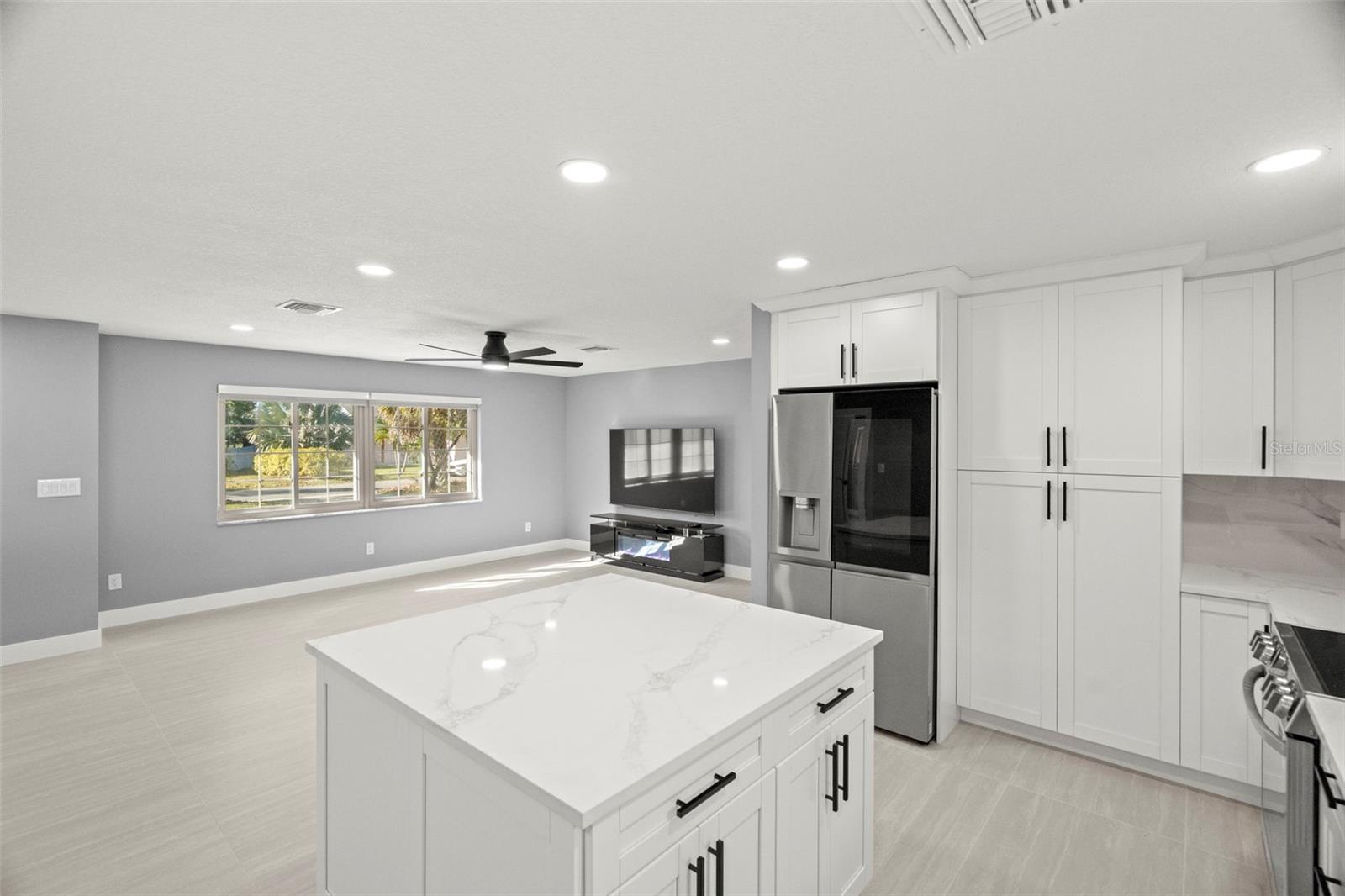 Image 7 of 38 For 232 Pinecrest Drive