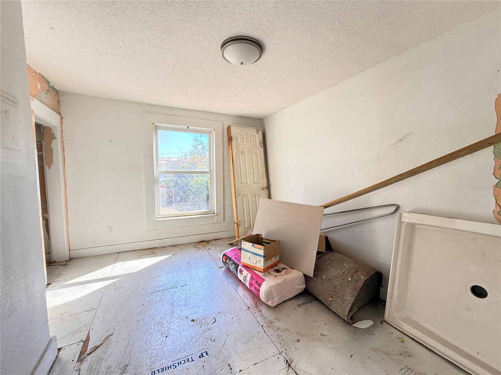 Image 12 of 38 For 2129 Union Street S