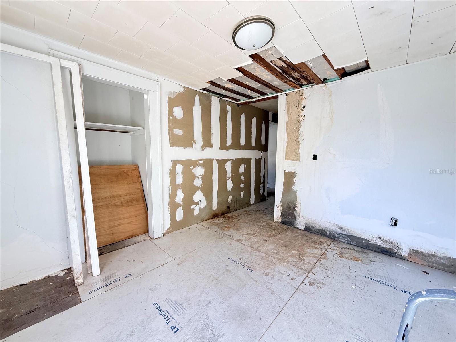 Image 13 of 38 For 2129 Union Street S