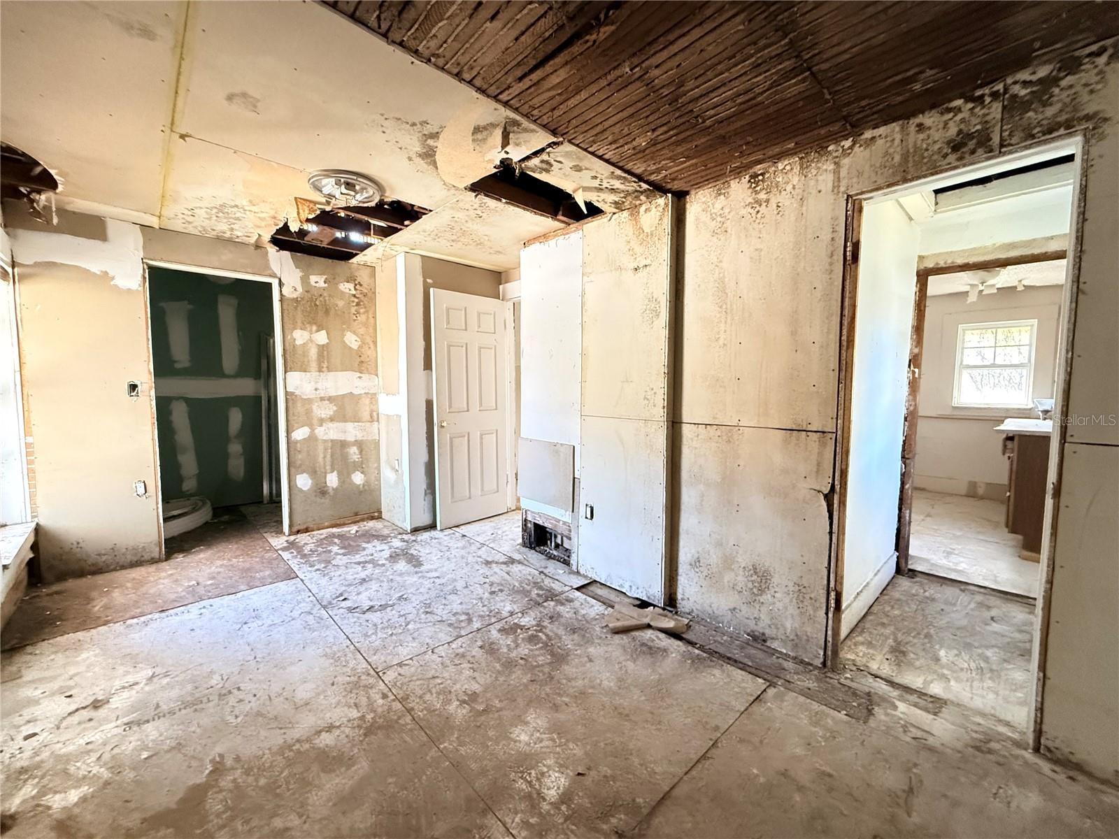 Image 18 of 38 For 2129 Union Street S