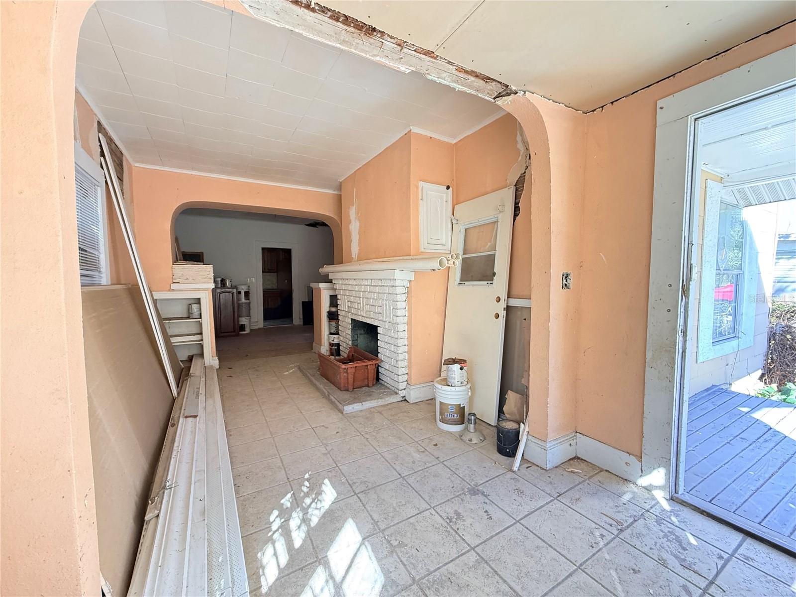 Image 4 of 38 For 2129 Union Street S