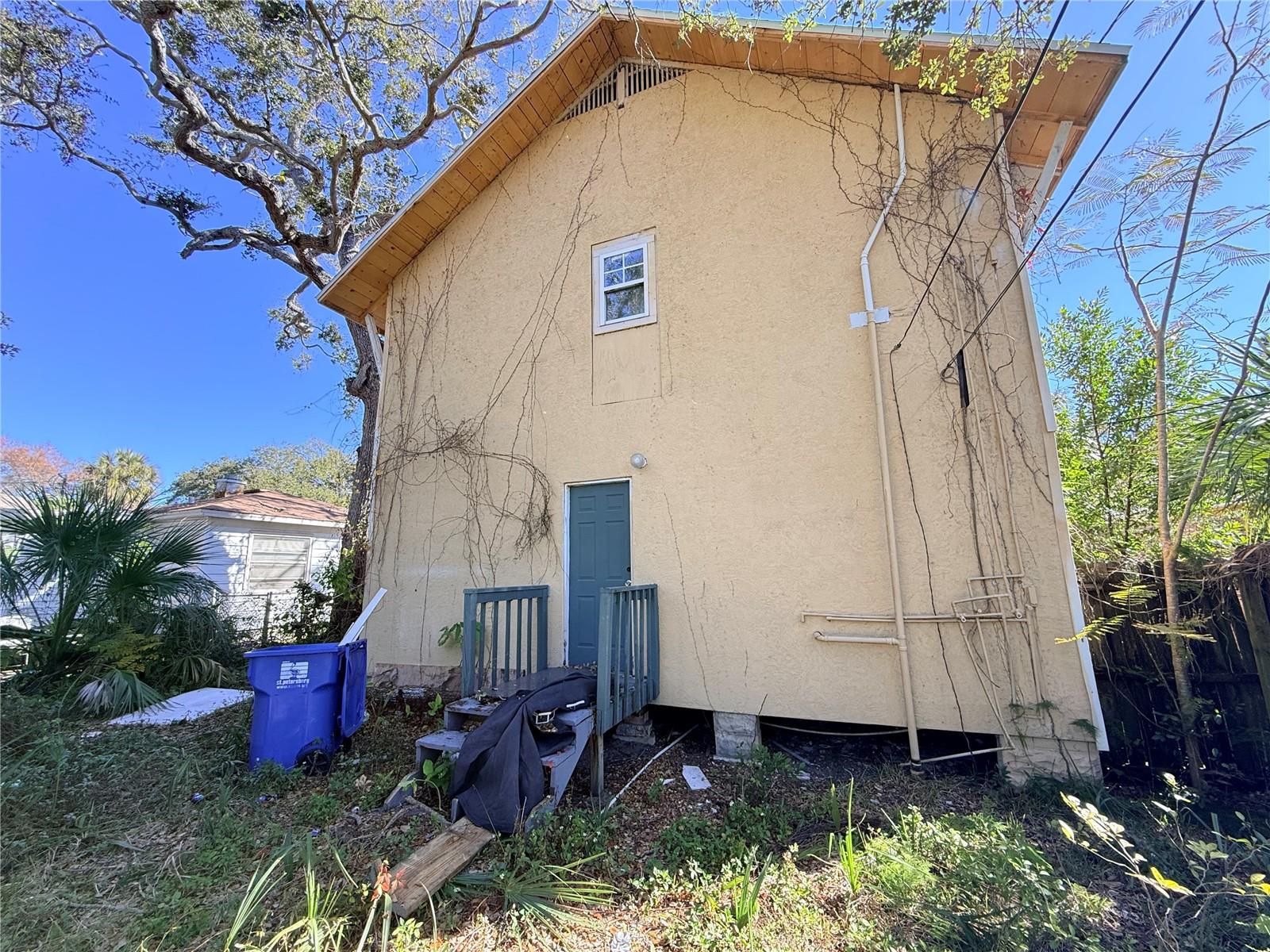 Image 8 of 38 For 2129 Union Street S