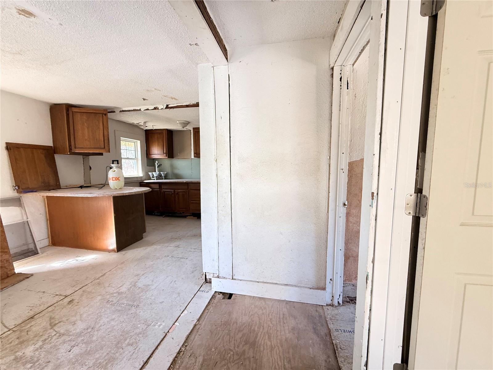 Image 20 of 37 For 2129 Union Street S