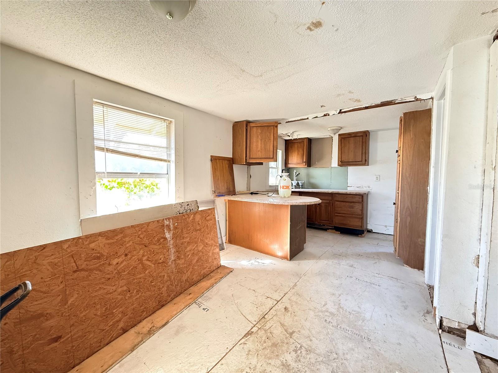 Image 22 of 37 For 2129 Union Street S