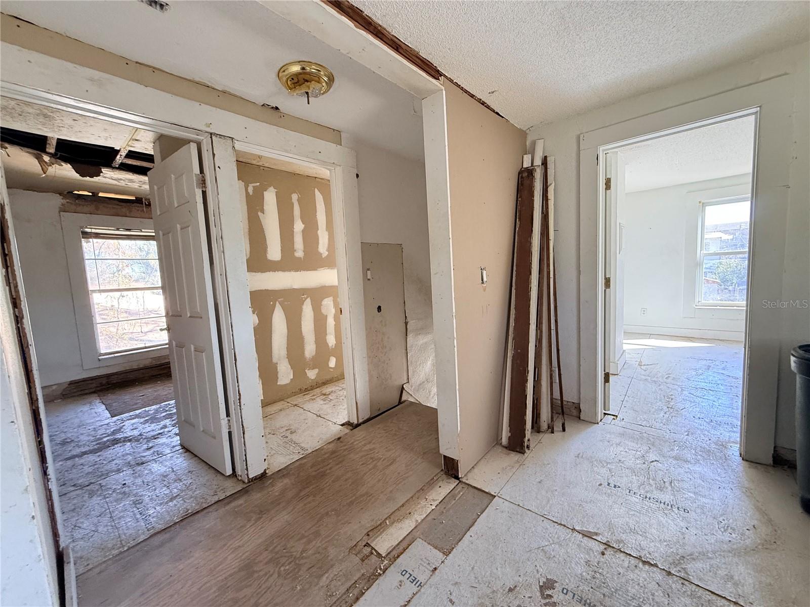 Image 23 of 37 For 2129 Union Street S