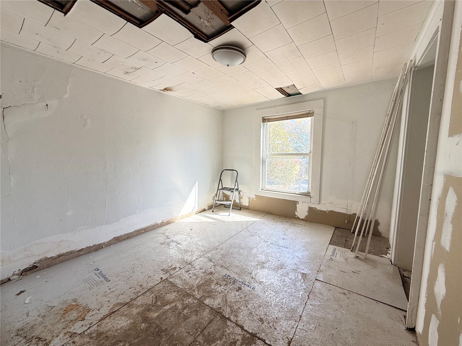 Image 25 of 37 For 2129 Union Street S