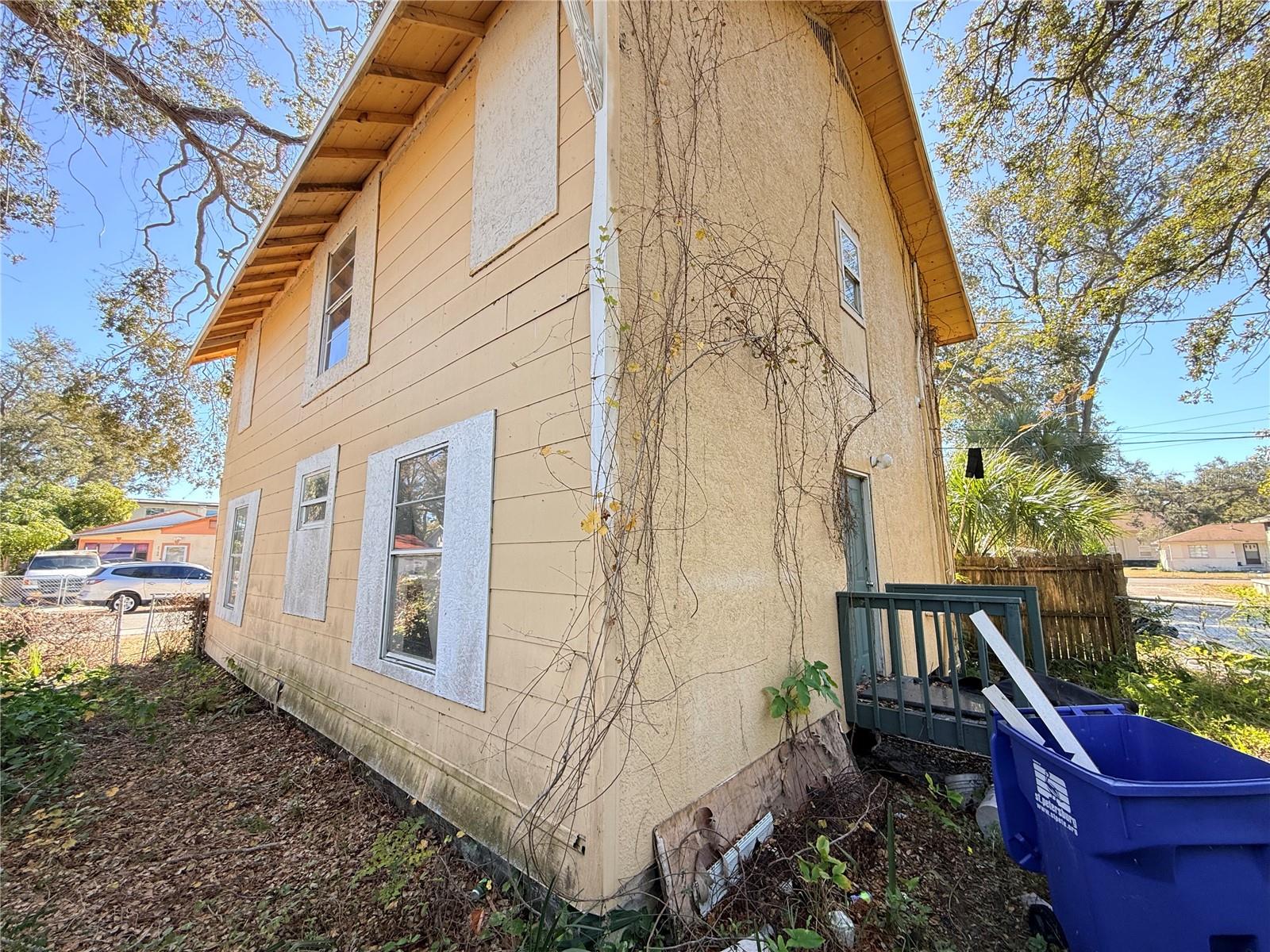 Image 33 of 37 For 2129 Union Street S