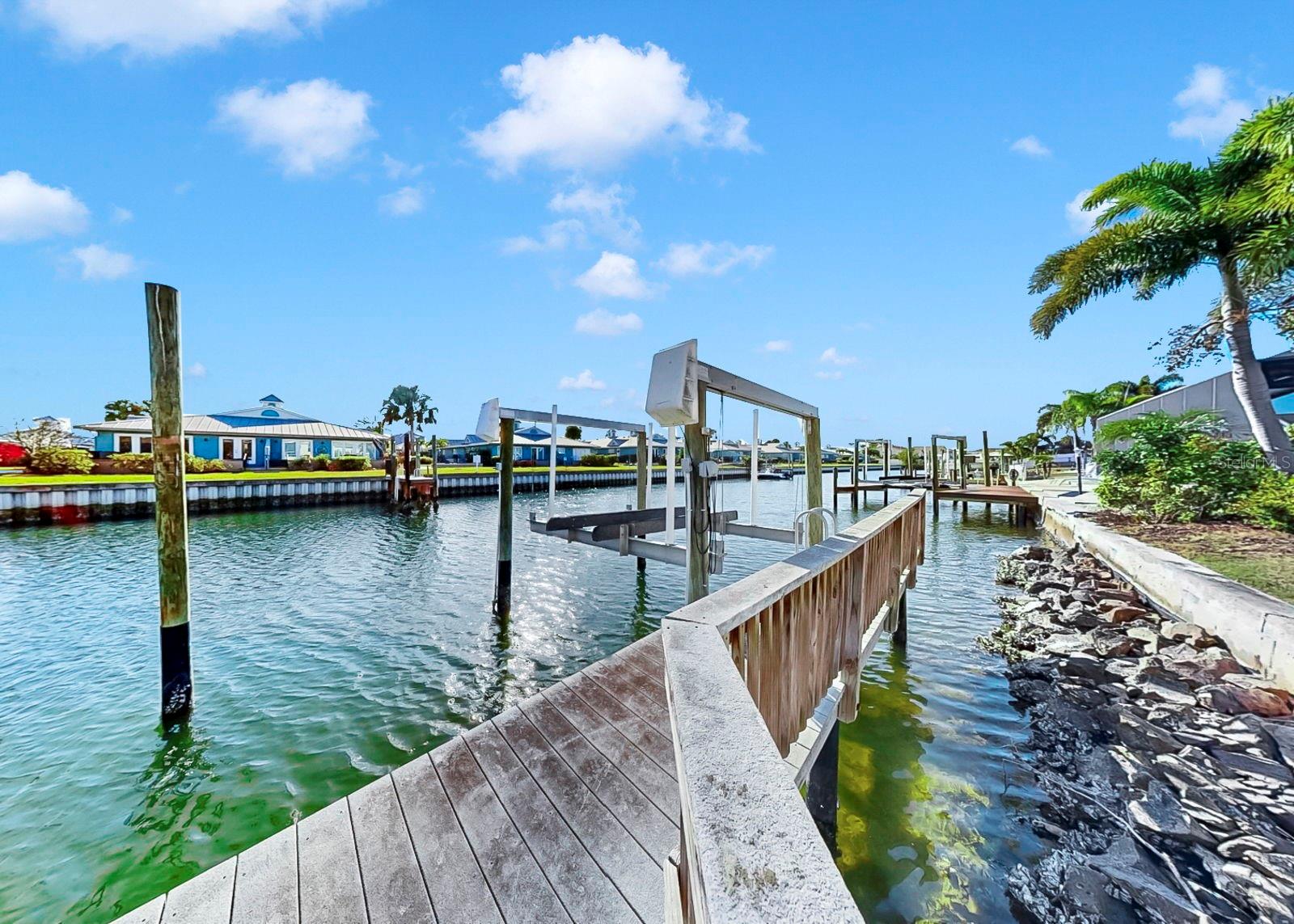 Image 24 of 41 For 916 Spindle Palm Way