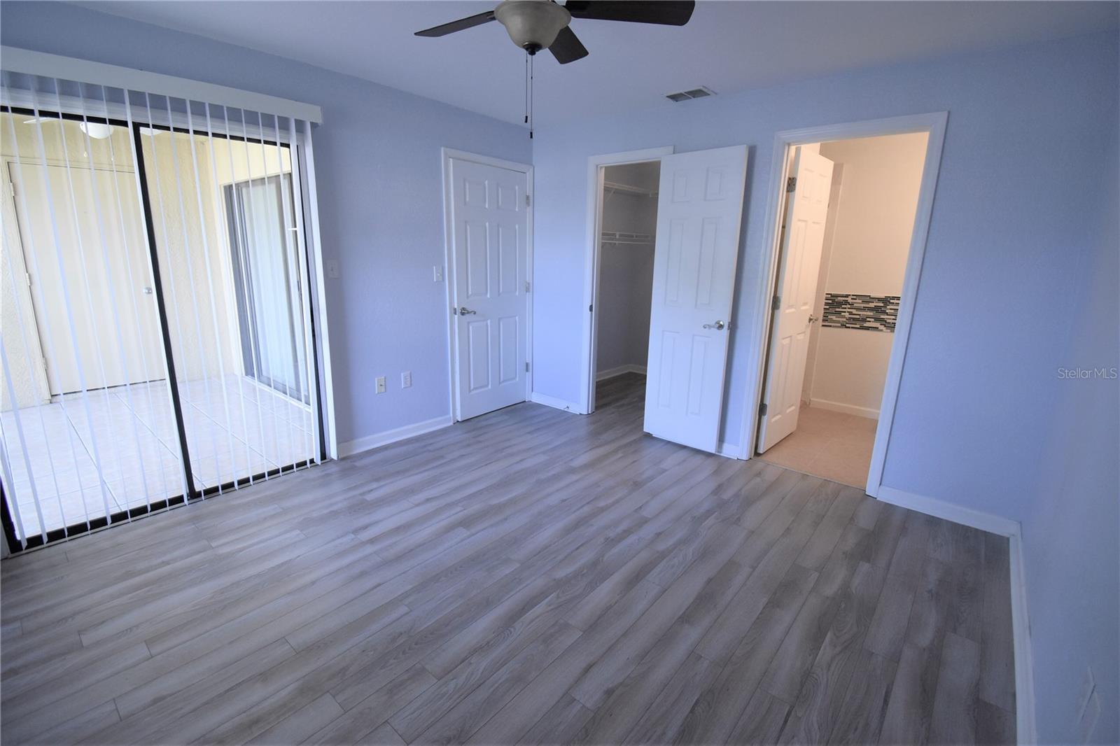 Image 8 of 18 For 10177 Sailwinds Boulevard S 203