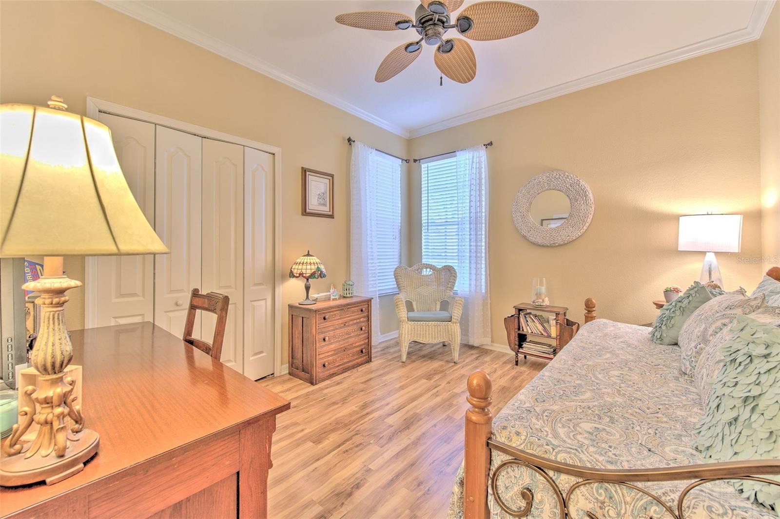 Listing photo id 14 for 5734 Heronpark Place