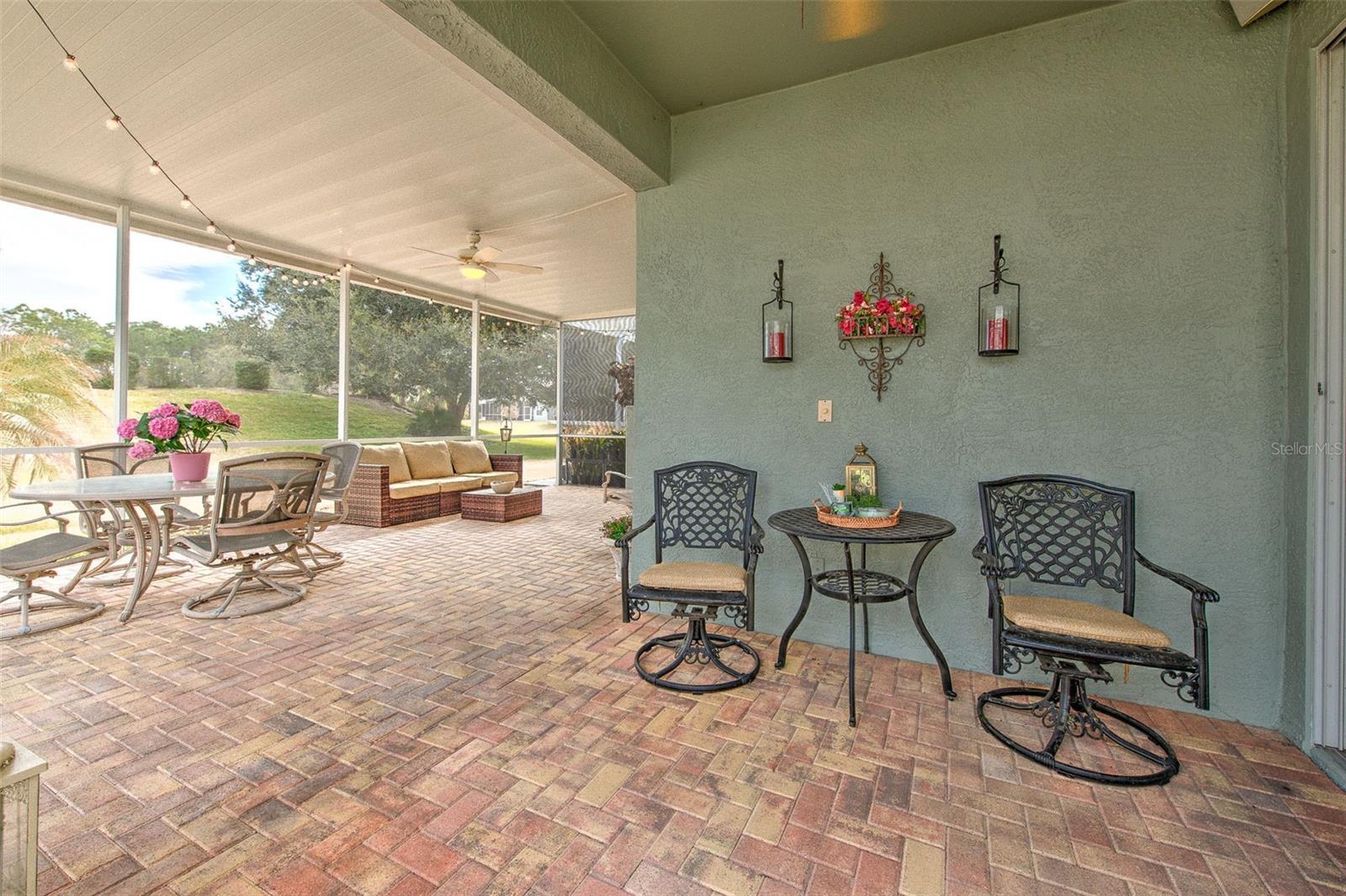 Listing photo id 17 for 5734 Heronpark Place