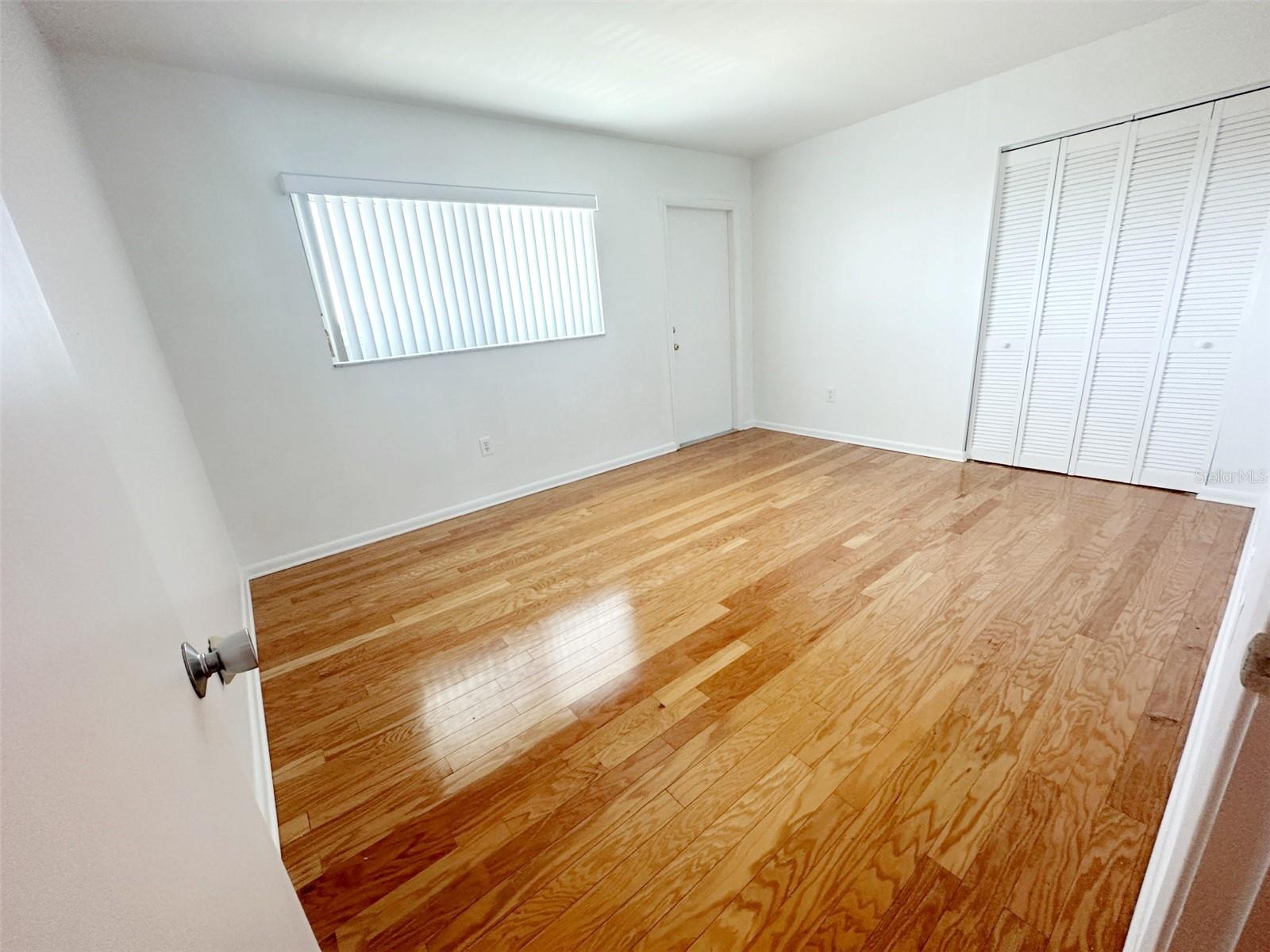 Image 10 of 15 For 1819 Shore Drive S 307