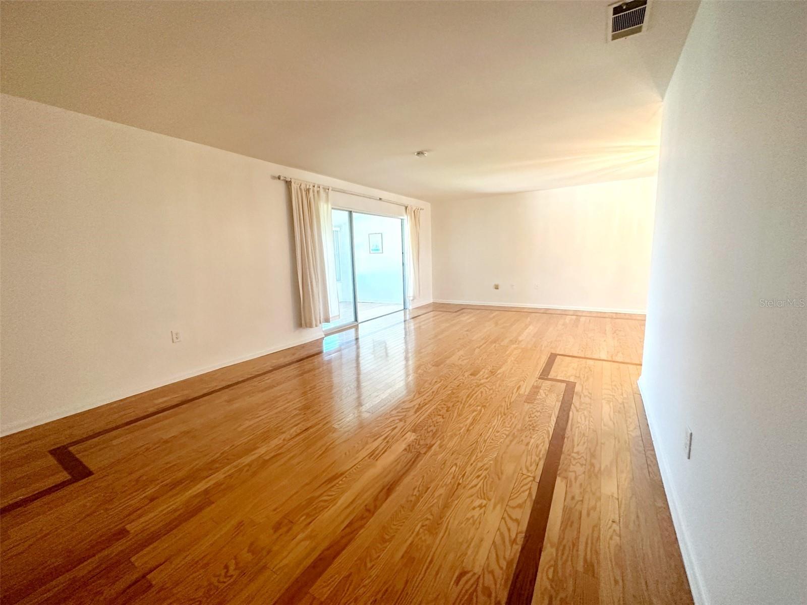 Image 11 of 15 For 1819 Shore Drive S 307