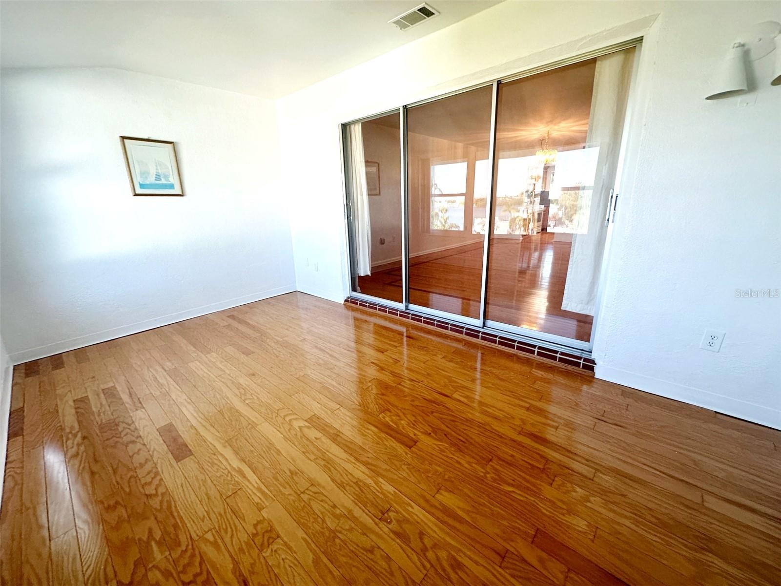 Image 13 of 15 For 1819 Shore Drive S 307