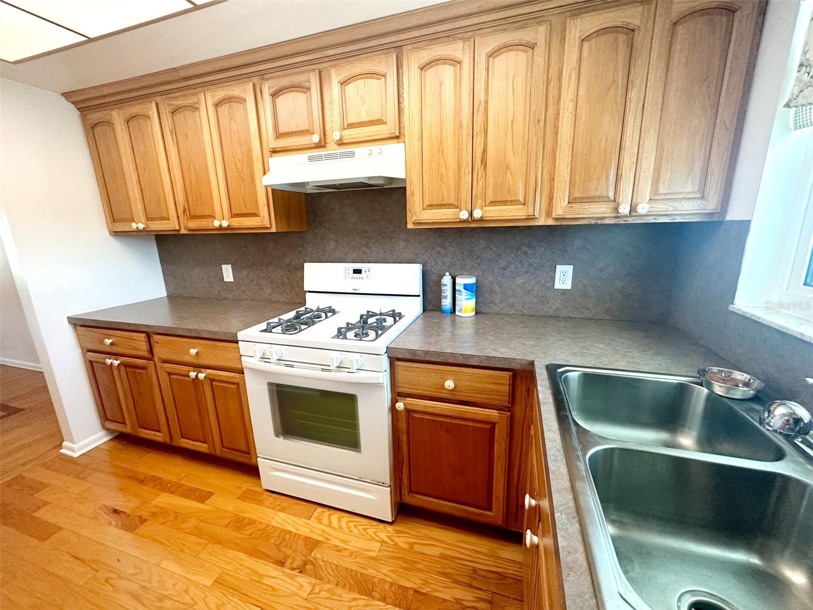 Image 5 of 15 For 1819 Shore Drive S 307