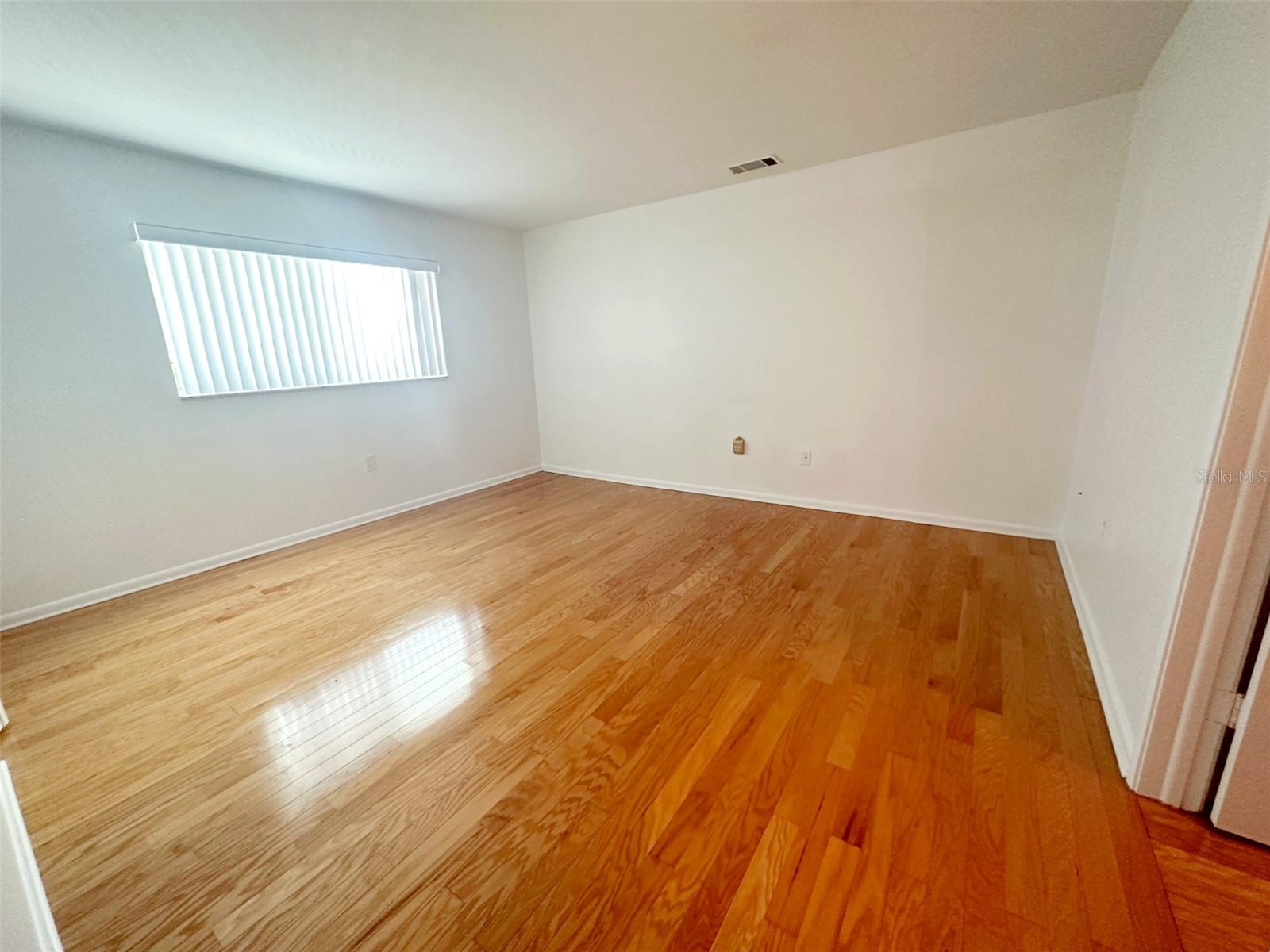 Image 8 of 15 For 1819 Shore Drive S 307