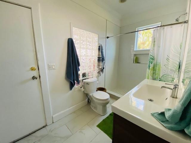 Image 13 of 23 For 2527 4th Avenue N