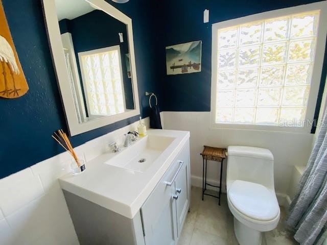 Image 18 of 23 For 2527 4th Avenue N