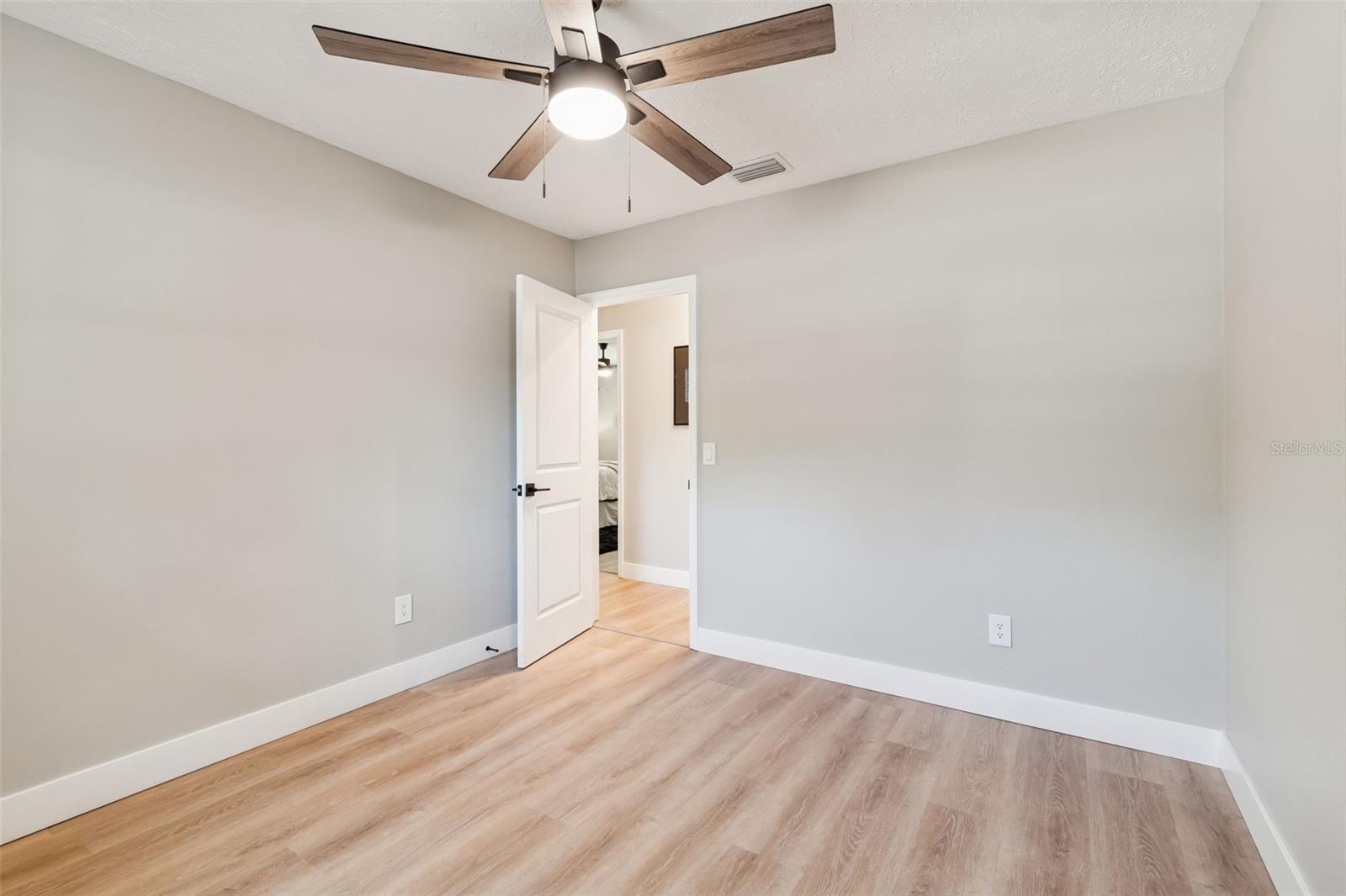 Image 19 of 32 For 12105 53rd Street