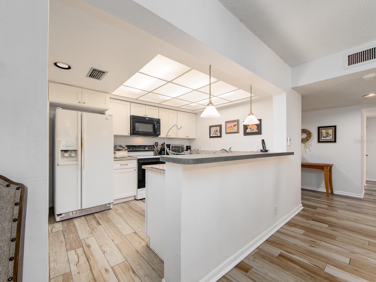 Image 14 of 43 For 1460 Gulf Boulevard 312