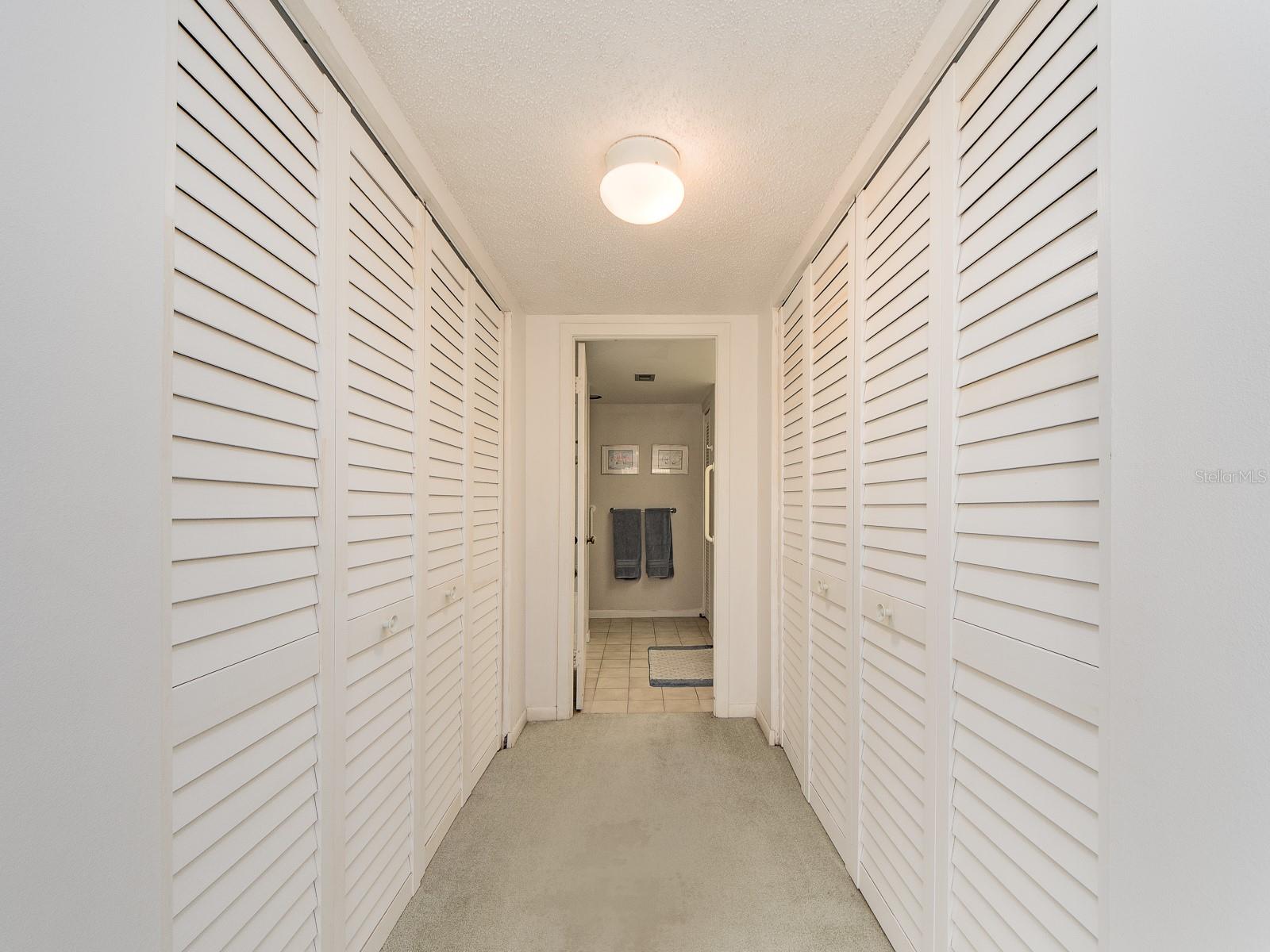 Image 23 of 43 For 1460 Gulf Boulevard 312